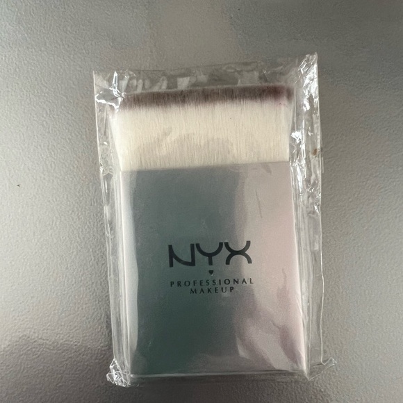 NYX Assortment of 11 Makeup Brushes NWOT - Picture 2 of 12